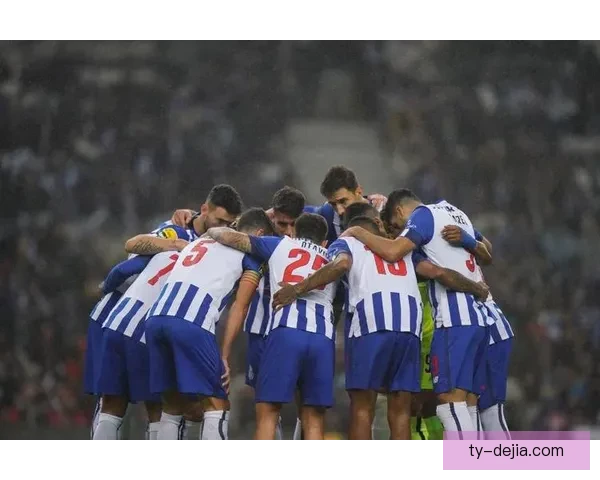 伊朗队友谊赛前集体纪念遇难儿童